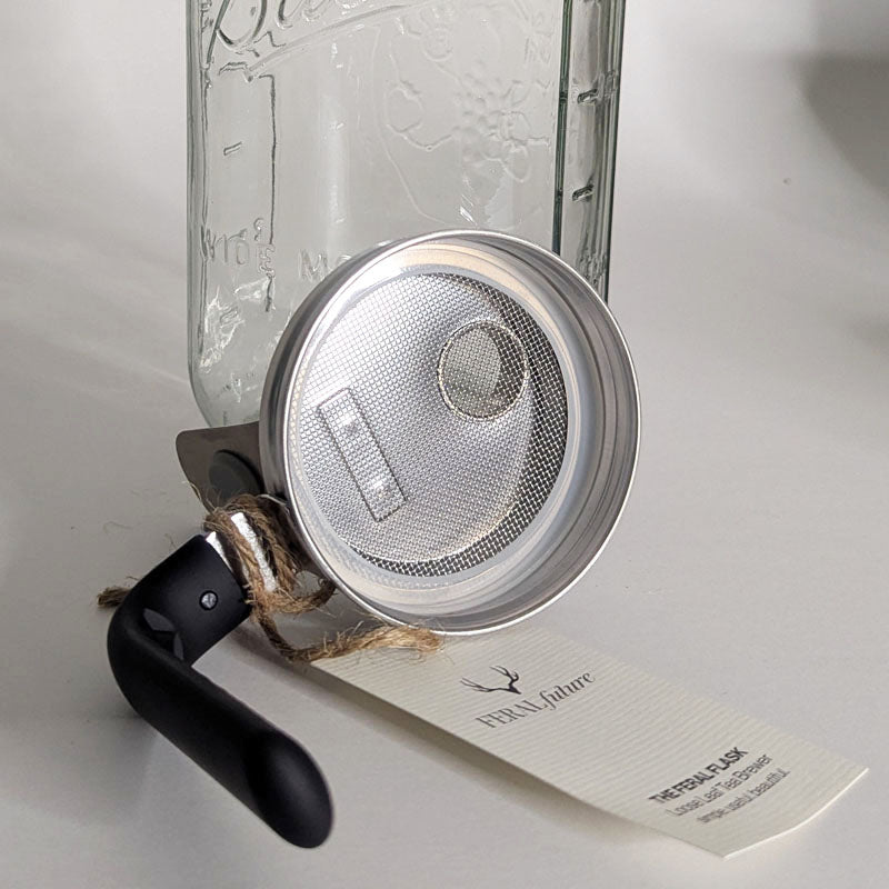 mason jar cold brew and sun tea flask with pour-through screen
